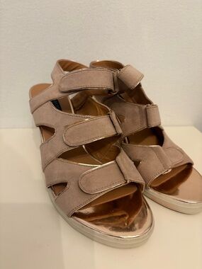 Deena & Ozzy Taupe Sandal with Metallic Rose-Gold Toe